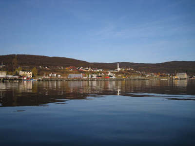  3. Hansnes i et herlig høstvær.